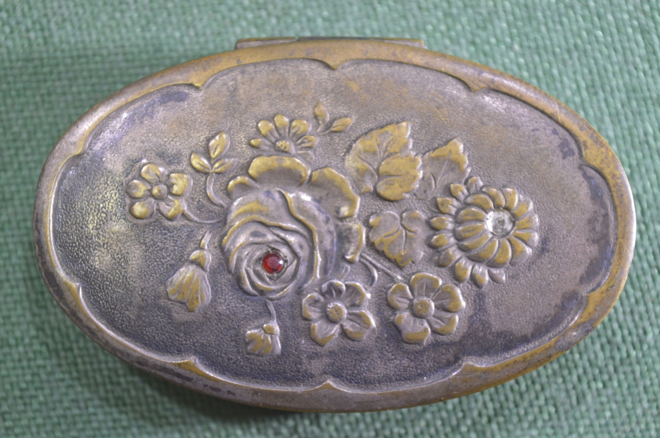 Фото 25 — Черно-белый трикини с геометрическим узором